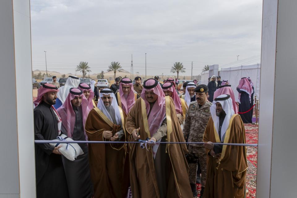 أمير منطقة حائل يدشن مركز التميز لإنتاج السلمون بحائل