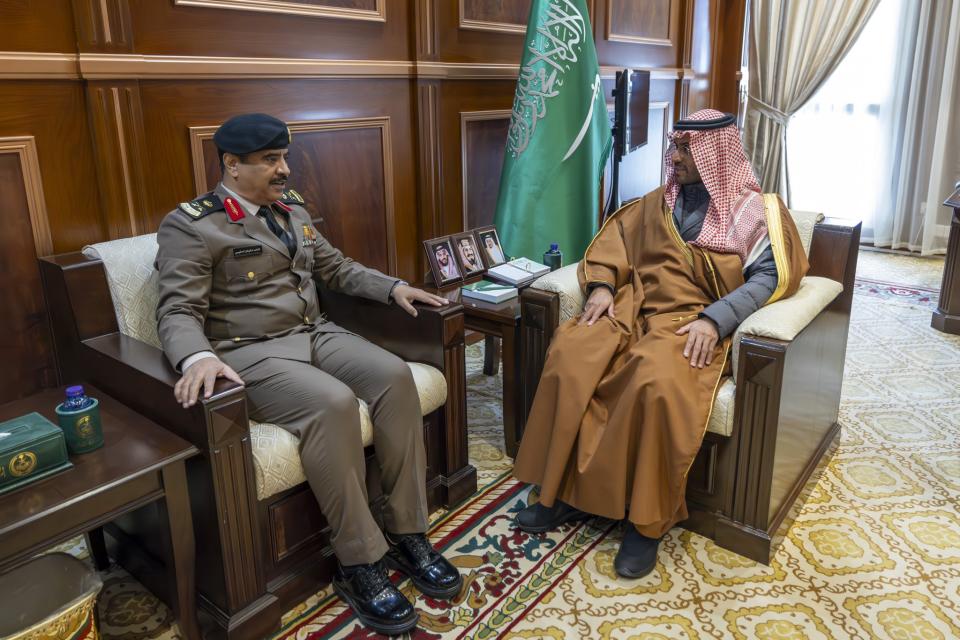 نائب أمير حائل يستقبل مدير شرطة المنطقة