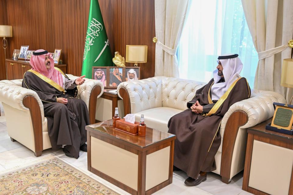 الأمير عبدالعزيز بن سعد يستقبل رئيس جامعة حائل المكلف