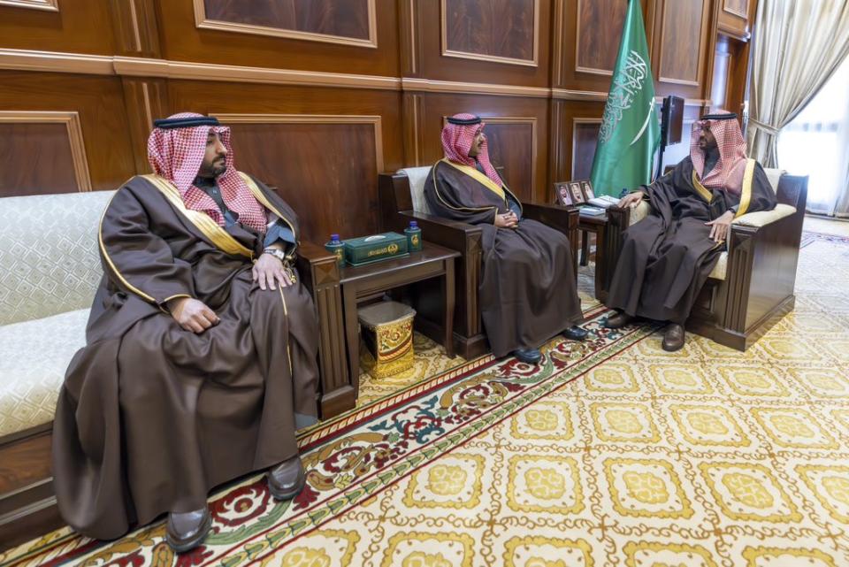 نائب أمير حائل يستقبل مدير فرع صندوق تنمية الموارد البشرية بالمنطقة