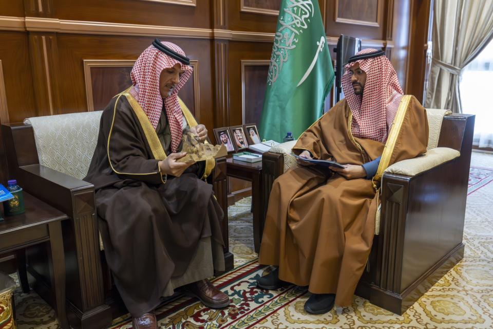 نائب أمير حائل يستقبل رئيس مجلس إدارة الجمعية السعودية لهواة اللاسلكي