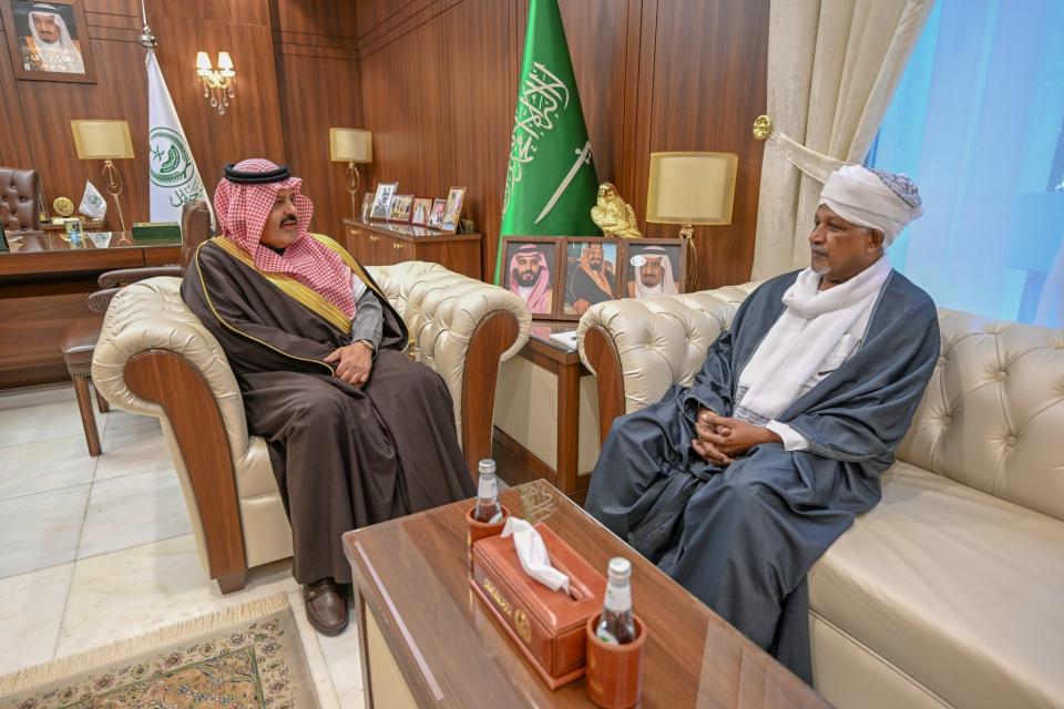 أمير منطقة حائل يستقبل سفير السودان لدى المملكة