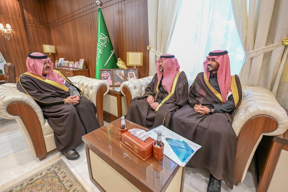 أمير منطقة حائل يستقبل مدير الإدارة العامة بالقطاع الأوسط للهيئة السعودية للمدن الصناعية ومناطق التقنية