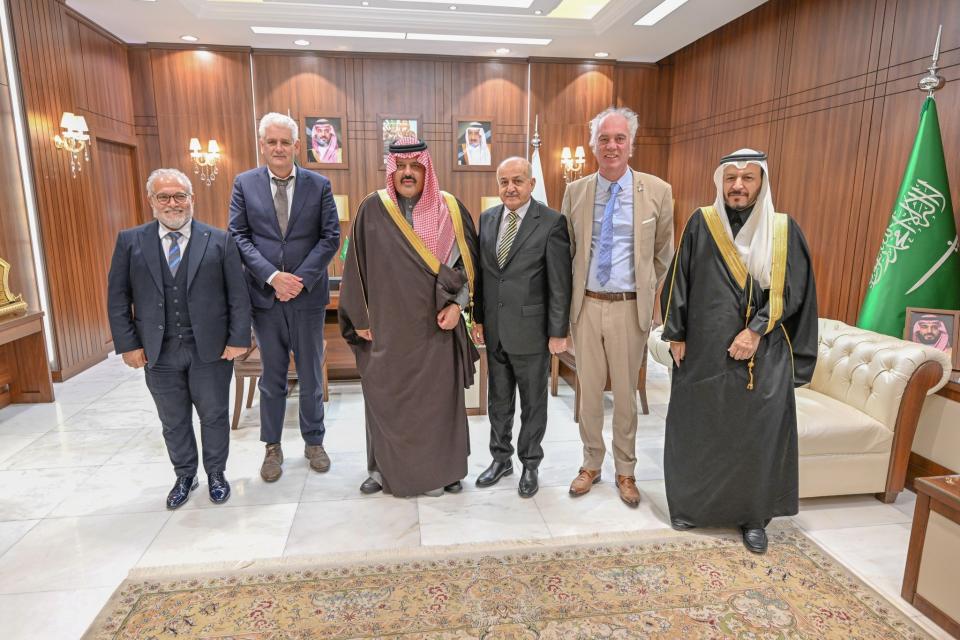 أمير حائل يستقبل مجموعة شركات كندية وهولندية للاستثمار بالمنطقة