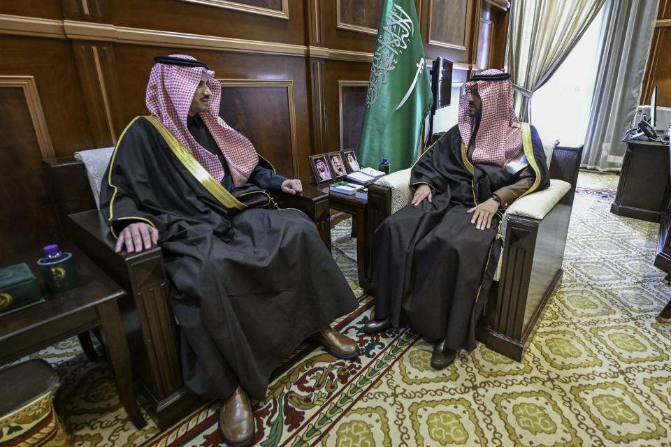 نائب أمير منطقة حائل يستقبل رئيس هيئة تقويم التعليم والتدريب