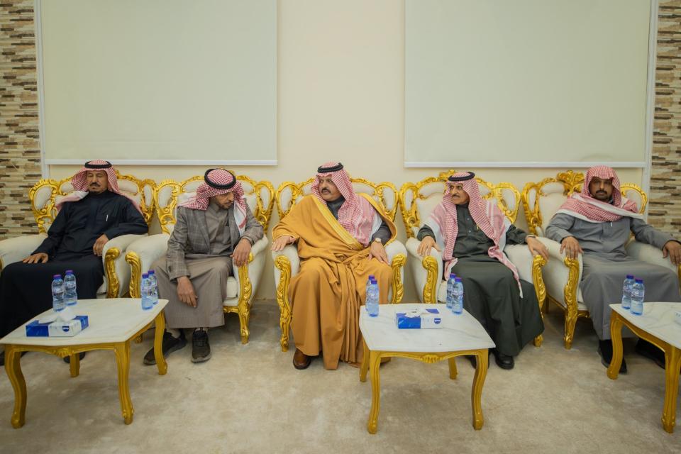 أمير منطقة حائل ونائبه يعزّيان أسرة العردان في وفاة فقيدهم متعب