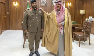 أمير حائل يُقلِّد مدير مكافحة المخدرات بالمنطقة رتبته الجديدة