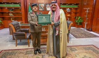 أمير حائل يتسلّم التقرير السنوي لإنجازات وأعمال الدفاع المدني بالمنطقة