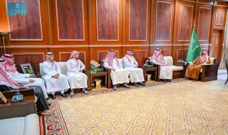 نائب أمير منطقة حائل يسلم الفائزين دروع بطولة “بادل التصنيفية “