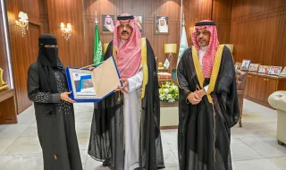 أمير حائل يتسلم تقرير إنجازات اللجنة التنفيذية لبرنامج الأمير عبدالعزيز بن سعد للتنمية المجتمعية