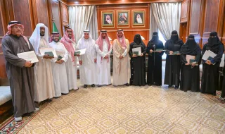 نائب أمير حائل يكرم عددًا من الحرفيين بالمنطقة