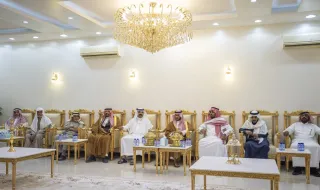 نائب أمير منطقة حائل يقدم العزاء لأسرتي الجفن والقبالي