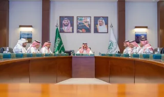 سمو الأمير عبدالعزيز بن سعد يرأس اجتماع الإدارات التنفيذية ‏بهيئة تطوير حائل