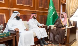 سمو نائب أمير حائل يستقبل رئيس نادي هايكنج بالمنطقة.