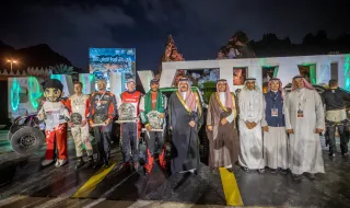 سمو أمير منطقة حائل يتوج الفائزين برالي حائل تويوتا الدولي 2022