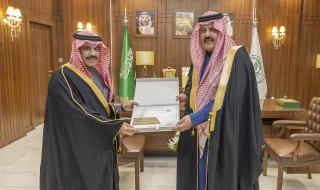 أمير حائل يتسلم التقرير السنوي للإدارة العامة للأحوال المدنية بالمنطقة