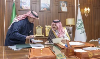 أمير حائل يستقبل أمين المنطقة