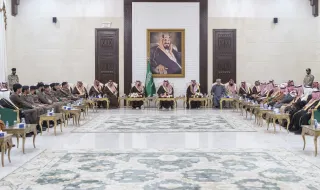 أمير منطقة حائل يكرّم رئيس مجلس إدارة نادي الإبل في الجلسة الاثنينية
