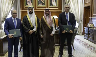 نائب أمير حائل يتسلم الدراسة الاستشرافية للمنطقة