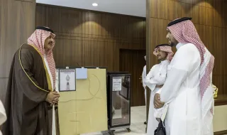 أمير حائل يستقبل مدير عام وحدة خدمات المياه بالمنطقة