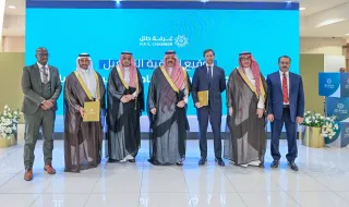 أمير حائل يلتقي عددًا من رجال الأعمال والمستثمرين ويشهد توقيع اتفاقية تشغيل بين حائل زون ومجموعة فنادق بارسيلو