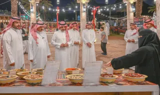 وكيل إمارة حائل يزور فعاليات بيت حائل (البيت بيتكم .. يابعد حيي)