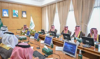أمير حائل يلتقي وزير الاتصالات ويطّلع على مؤشرات التقدم في الخدمات والممكنات الرقمية بالمنطقة
