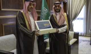 نائب أمير حائل يستقبل مدير عام فرع وزارة الموارد البشرية والتنمية الاجتماعية بالمنطقة