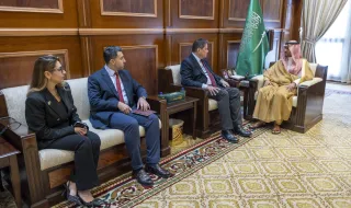 نائب أمير منطقة حائل يستقبل السفير البريطاني لدى المملكة