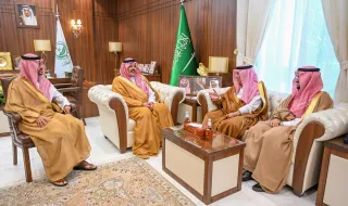 أمير منطقة حائل يستقبل وزير التجارة