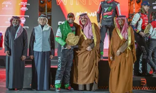 أمير منطقة حائل يتوّج الراجحي بطلًا لرالي حائل تويوتا الدولي 2025
