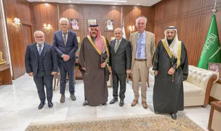 أمير حائل يستقبل مجموعة شركات كندية وهولندية للاستثمار بالمنطقة