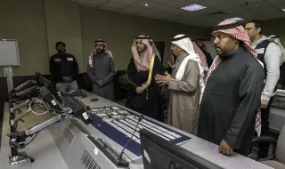الأمير فيصل بن فهد بن مقرن يزور مقر مركز تلفزيون حائل