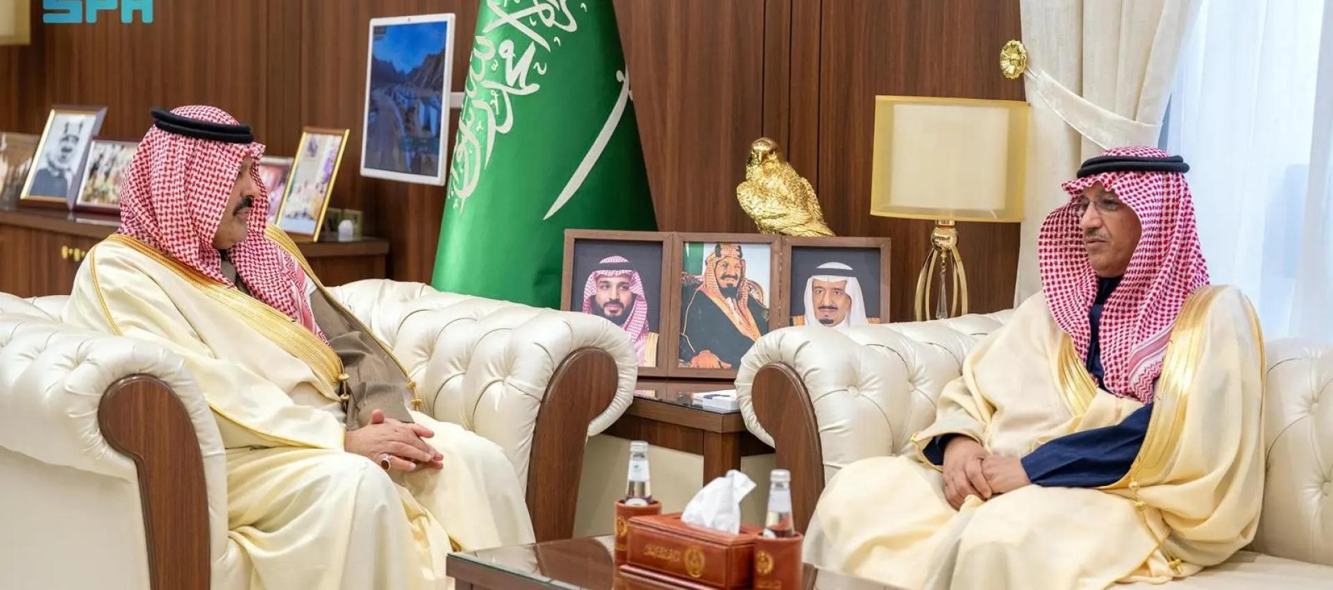 أمير منطقة حائل يستقبل وزير التعليم